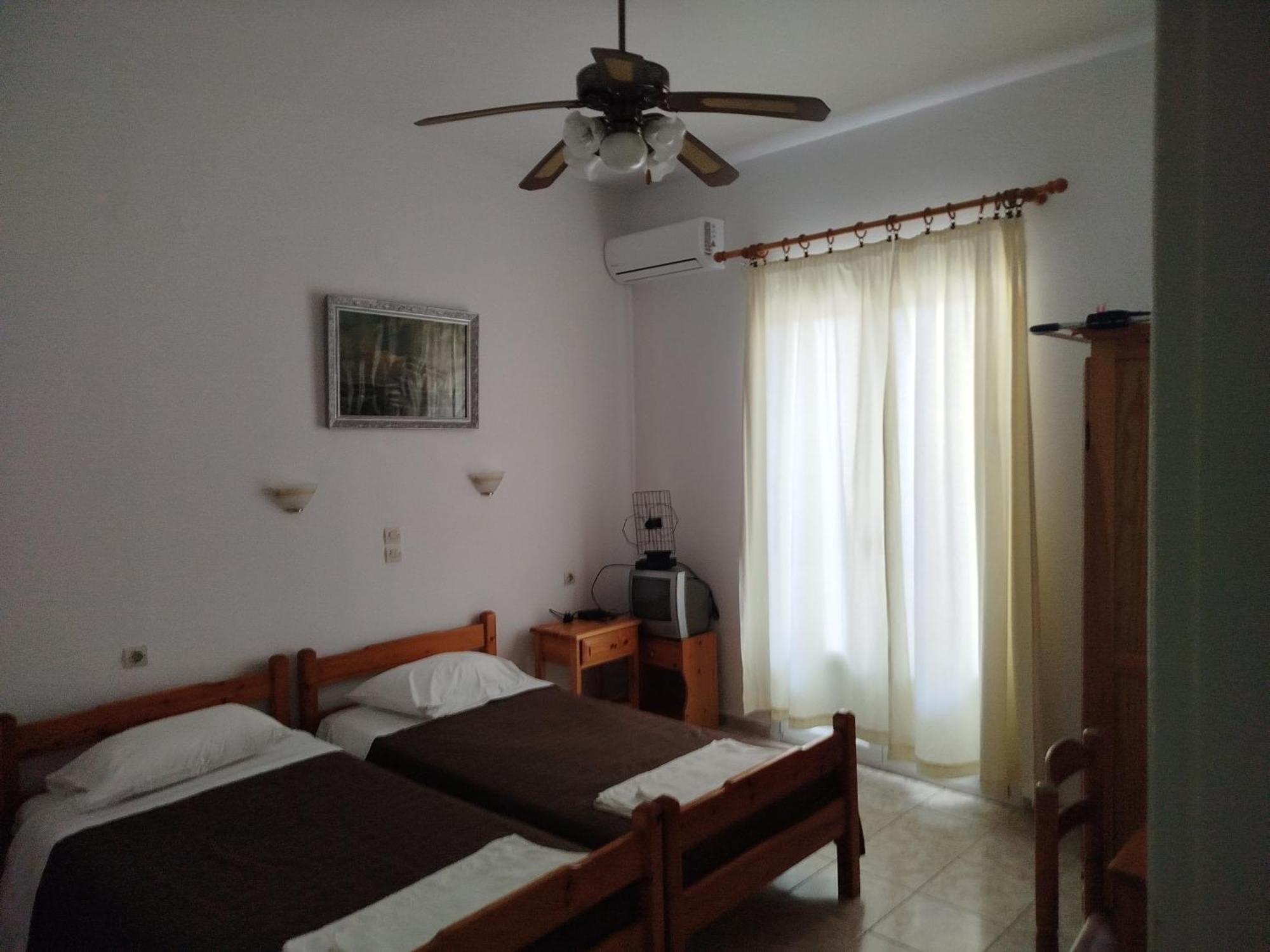 Karagiozos Studios & Apartments Skopelos Exterior foto